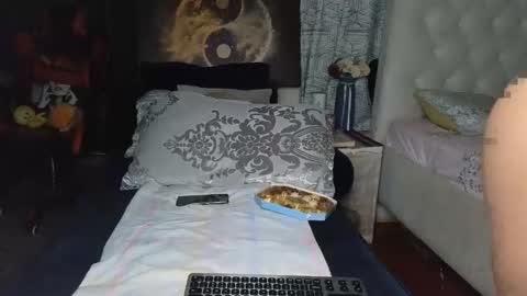 Snapshot of nicckah_ chatting on 11-04-25, 07:57 Lilly online show from 11-04-25, 07:57