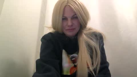 Snapshot of nicecolddrink2 chatting on 01-14-26, 07:58 Amber online show from 01-14-26, 07:58