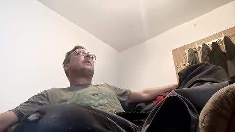 Snapshot of nicefuck0077 chatting on 10-31-25, 12:11 nicefuck0077 online show from 10-31-25, 12:11