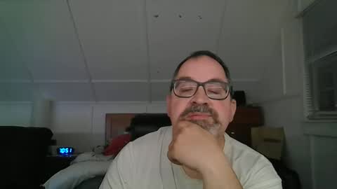 Snapshot of niceguy7208 chatting on 05-05-26, 02:52 niceguy7208 online show from 05-05-26, 02:52