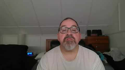 Snapshot of niceguy7208 chatting on 06-09-26, 04:46 niceguy7208 online show from 06-09-26, 04:46