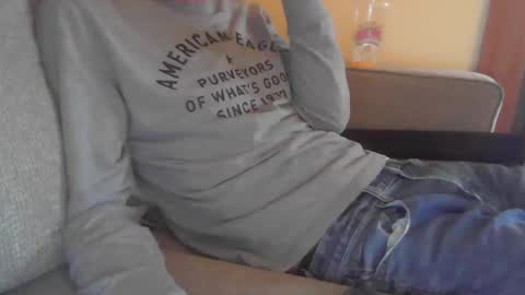 Snapshot of niceguyandrew chatting on 03-09-25, 07:48 Andrew online show from 03-09-25, 07:48