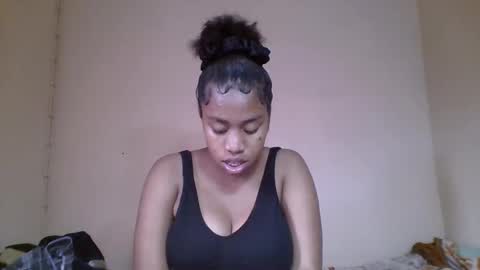 Snapshot of nicelly01 chatting on 05-30-26, 08:00 nicelly01 online show from 05-30-26, 08:00