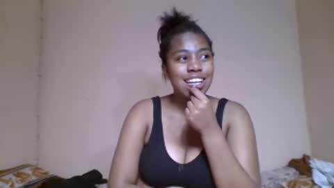 Snapshot of nicelly01 chatting on 05-30-26, 08:06 nicelly01 online show from 05-30-26, 08:06