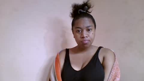 Snapshot of nicelly01 chatting on 06-29-26, 05:14 nicelly01 online show from 06-29-26, 05:14