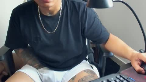 Snapshot of nicepussyandcock chatting on 10-16-25, 04:19 Camila And Steeven online show from 10-16-25, 04:19