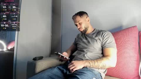 Snapshot of nicholassx chatting on 09-29-25, 04:28 Nicholassx online show from 09-29-25, 04:28