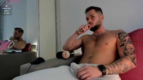 Snapshot of nicholassx chatting on 11-20-25, 11:21 Nicholassx online show from 11-20-25, 11:21