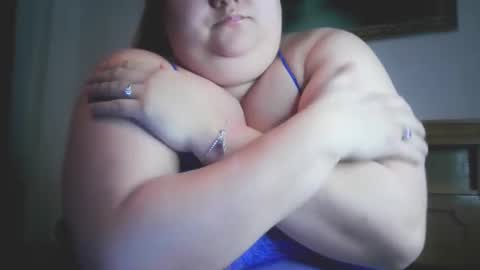 Snapshot of nicholle chatting on 01-09-25, 12:57 Nicholle online show from 01-09-25, 12:57