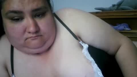 Nicholle online show from 05-16-26, 12:18
