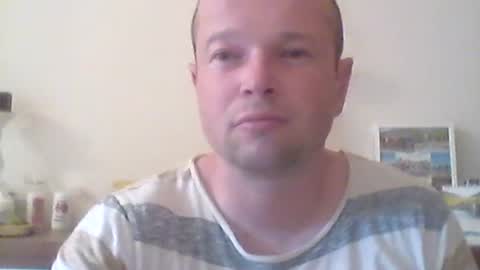 Snapshot of nick1990b chatting on 06-16-26, 04:42 nick1990b online show from 06-16-26, 04:42
