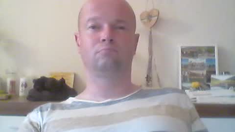 Snapshot of nick1990b chatting on 06-22-26, 06:05 nick1990b online show from 06-22-26, 06:05