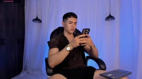 nick fenix online show from 04-22-26, 02:47