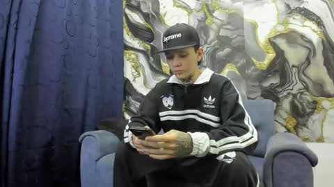 Snapshot of nick_straightboy chatting on 06-02-26, 04:14 Nick online show from 06-02-26, 04:14