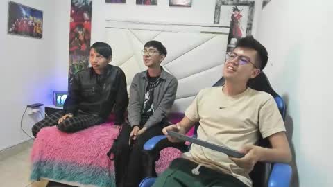 Snapshot of nick_vers chatting on 11-08-25, 07:45 nick_vers online show from 11-08-25, 07:45