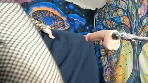 Nicki online show from 10-19-25, 01:39