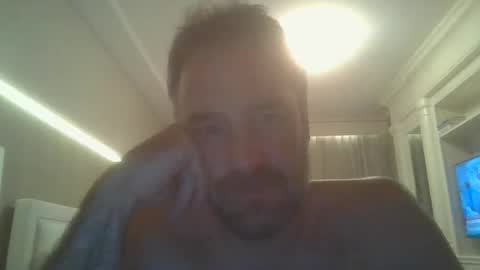 nicknut07 online show from 10-28-25, 02:04