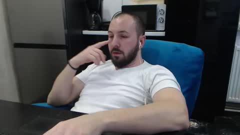 Julian online show from 02-04-26, 11:31