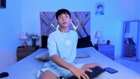 Nickolas Muoz online show from 10-19-25, 08:42