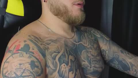 Snapshot of nicktattoomaster chatting on 12-17-25, 07:09 nicktattoomaster online show from 12-17-25, 07:09