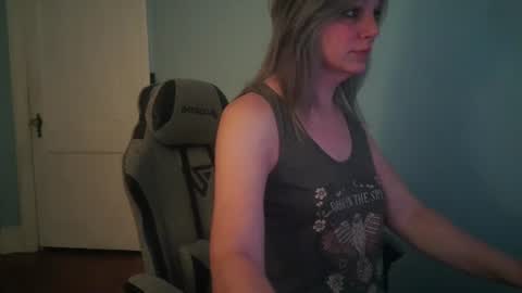 Snapshot of nickus9 chatting on 07-24-26, 01:14 Nicky Valentine online show from 07-24-26, 01:14