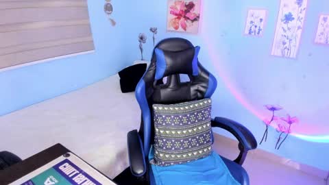 lucy online show from 03-27-26, 01:33