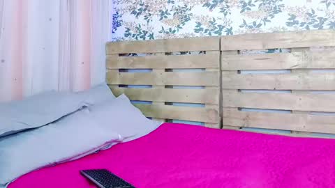 nicky_oli online show from 01-24-25, 12:41