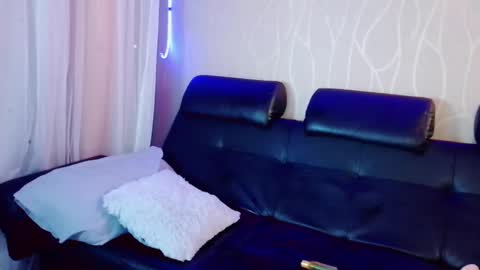 nicky_oli online show from 03-02-25, 06:30