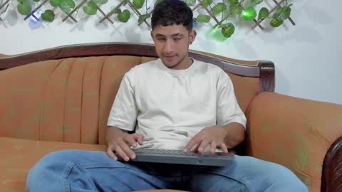 nicky online show from 12-13-24, 07:43