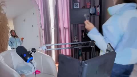 Nicky online show from 02-02-26, 08:18