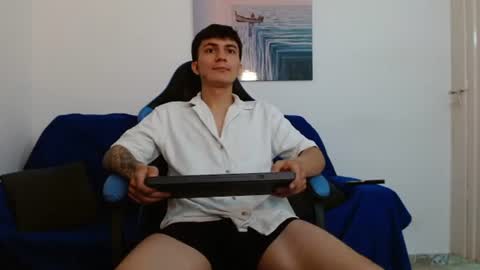 Snapshot of nico_bellini chatting on 06-17-26, 06:42 Nico online show from 06-17-26, 06:42