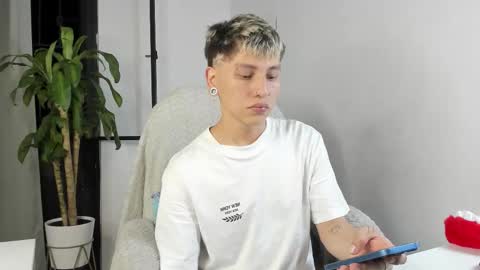 Nico  online show from 11-14-25, 06:45