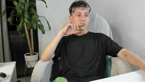 Nico  online show from 11-17-25, 04:29