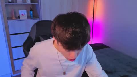 Nicolas online show from 10-11-25, 08:18