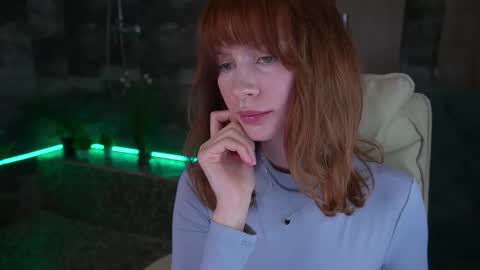 Nicol Moonn online show from 11-19-25, 06:35