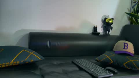 Nicolas online show from 11-06-25, 03:18