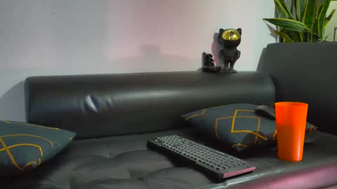 Nicolas online show from 11-08-25, 04:29