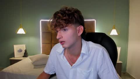 nicolasferrer18 online show from 11-20-25, 07:24