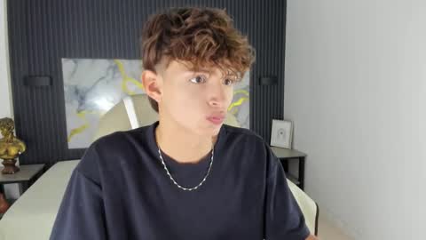 nicolasferrer18 online show from 11-23-25, 07:35