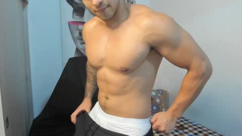Snapshot of nicolasmuscle chatting on 01-09-25, 12:25 Andres online show from 01-09-25, 12:25