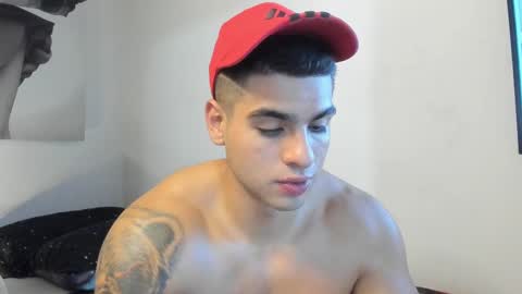 Snapshot of nicolasmuscle chatting on 03-09-25, 05:11 Andres online show from 03-09-25, 05:11