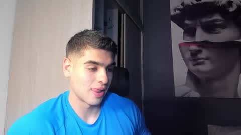 Snapshot of nicolasmuscle chatting on 10-27-25, 08:13 Andres online show from 10-27-25, 08:13