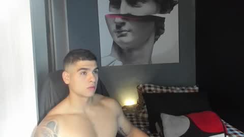 Snapshot of nicolasmuscle chatting on 11-23-25, 05:57 Andres online show from 11-23-25, 05:57