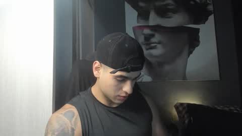 Snapshot of nicolasmuscle chatting on 11-28-25, 01:41 Andres online show from 11-28-25, 01:41