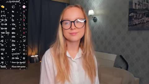 Nicoletta online show from 10-27-25, 07:07