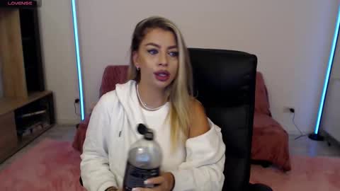 Nico online show from 10-04-25, 05:55