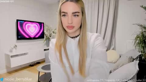 Nicole online show from 11-07-25, 09:26