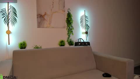 Snapshot of nicole_charm chatting on 11-17-25, 08:14 GMT7TueWedThSu 0300am-0900am. Sa 1000am-0400pm online show from 11-17-25, 08:14