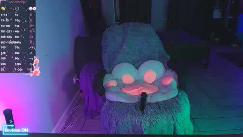 Kitty Nikki online show from 11-29-25, 05:16