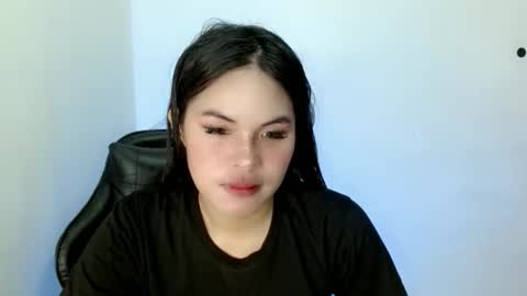 nicole_kiss01 online show from 11-12-25, 08:15